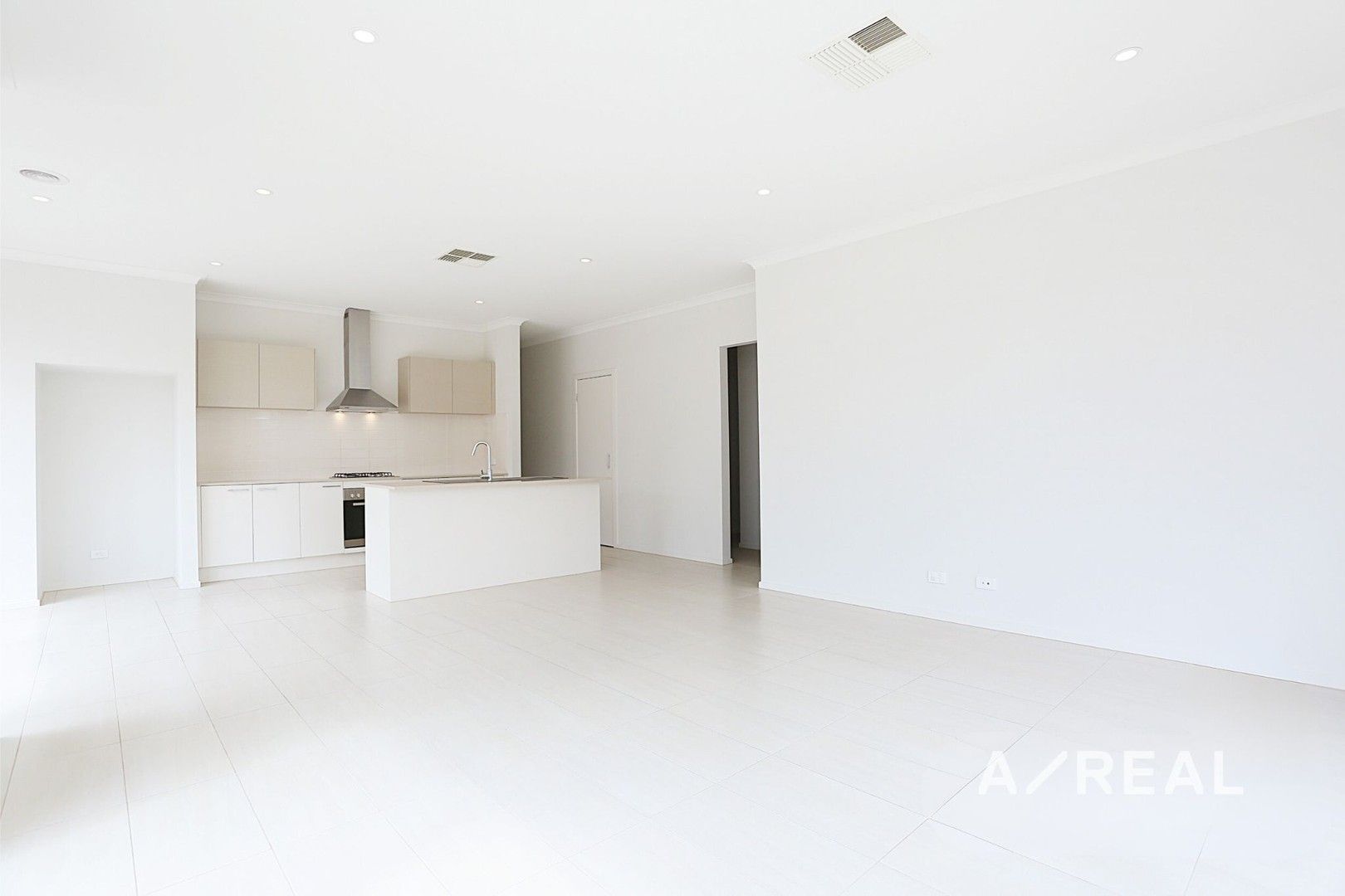 4 bedrooms House in 8 Oradala Rise WERRIBEE VIC, 3030