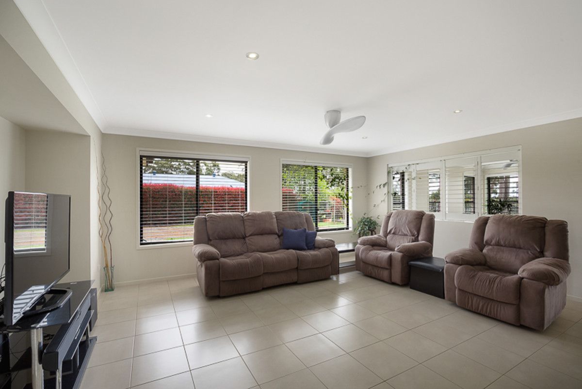 10 Bass Street, Cabarlah QLD 4352, Image 2