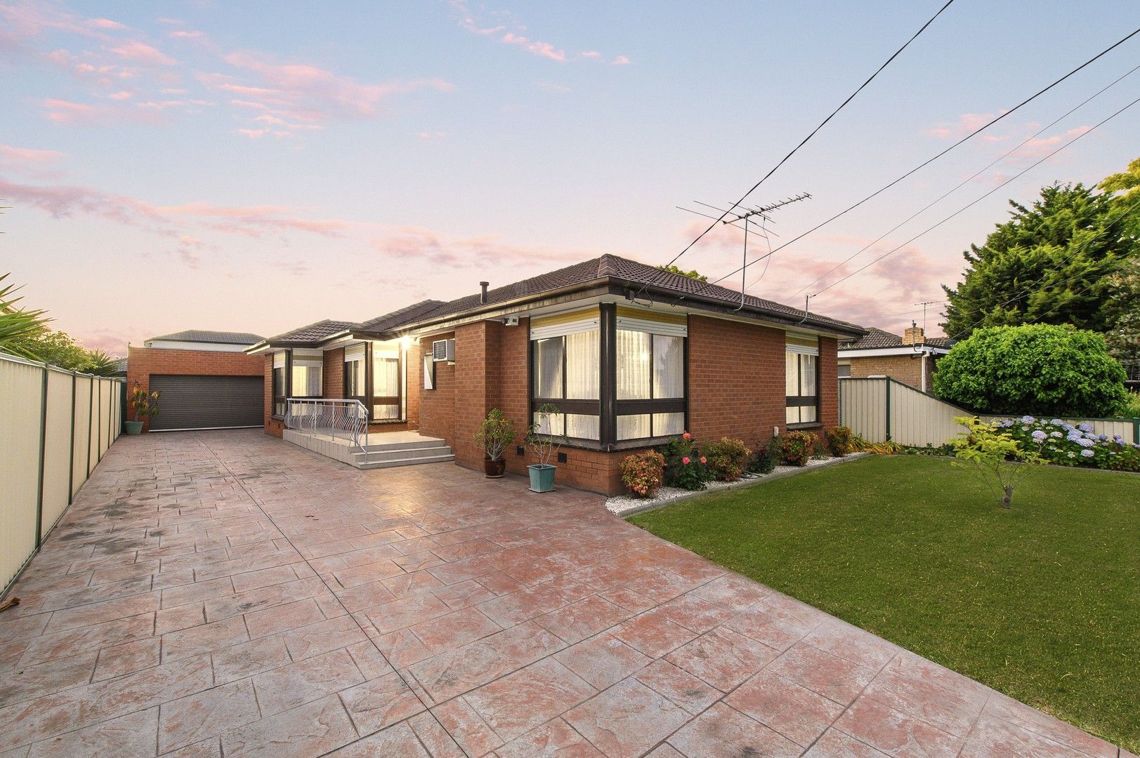 3 bedrooms House in 5 Byrne Street DEER PARK VIC, 3023
