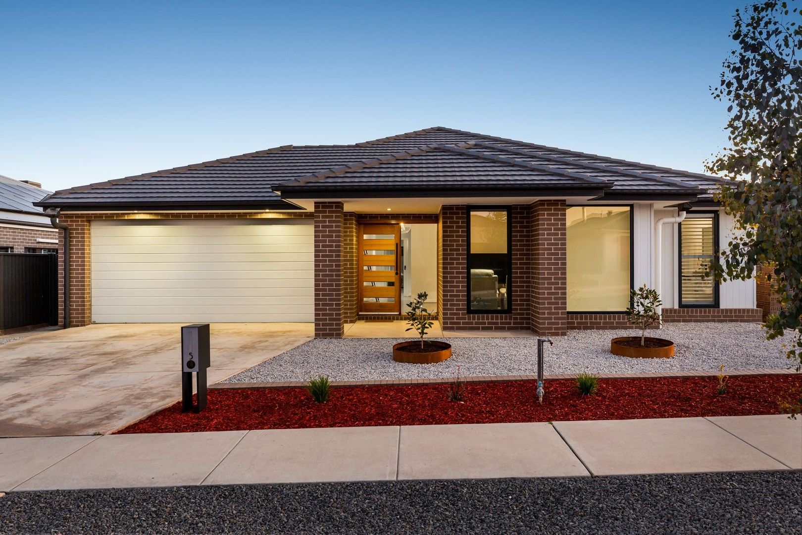 5 Downing Drive, Junortoun VIC 3551, Image 0