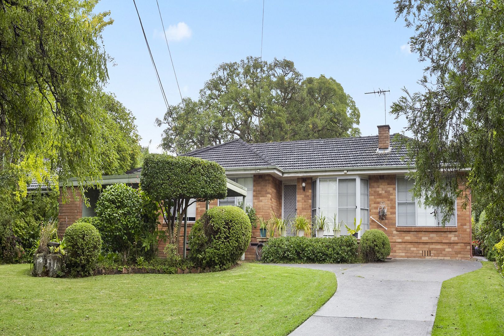 34 Ellalong Road, North Turramurra Property History & Address