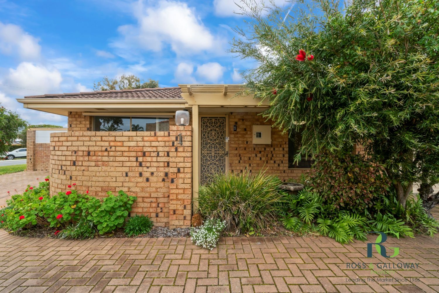 3 bedrooms Villa in 74A Elvira Street PALMYRA WA, 6157