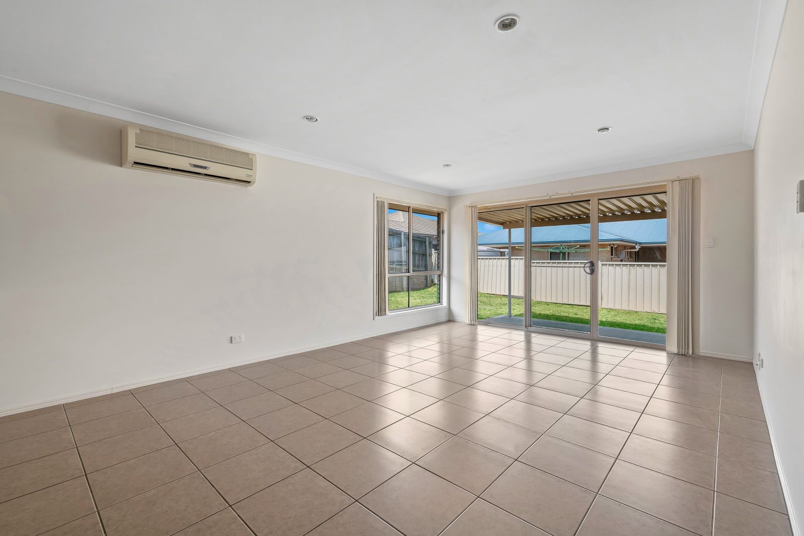 678 Greenwattle Street, Harristown QLD 4350, Image 2