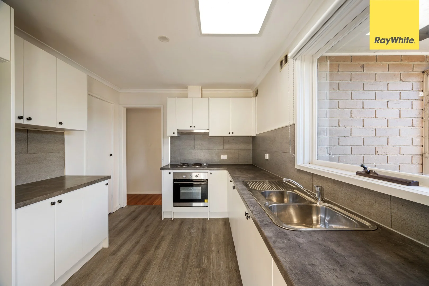 2 Dalton Drive, Melton South VIC 3338