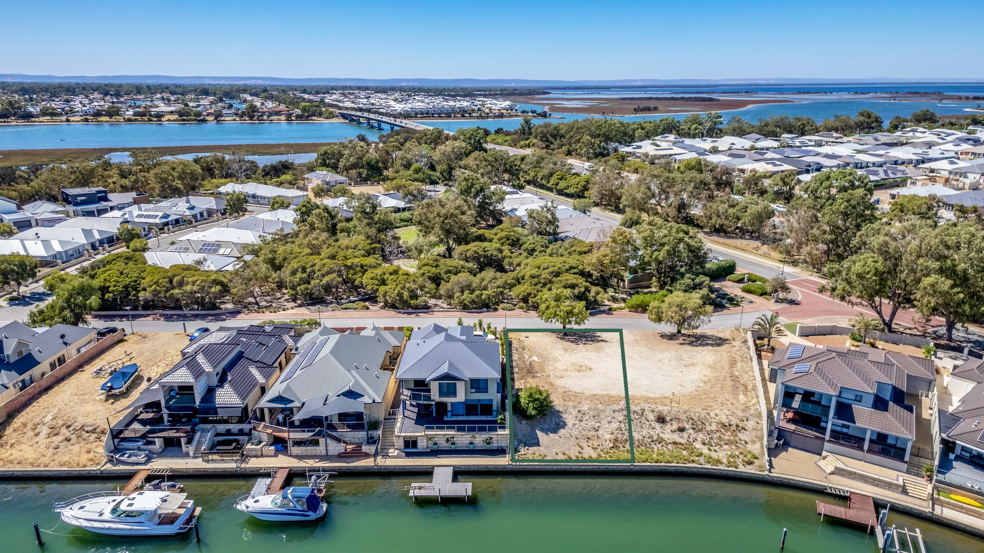 27 Leisure Way, Halls Head WA 6210, Image 1