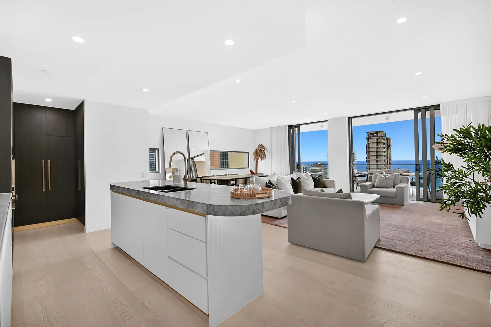 1402/122 Surf Parade, Broadbeach QLD 4218