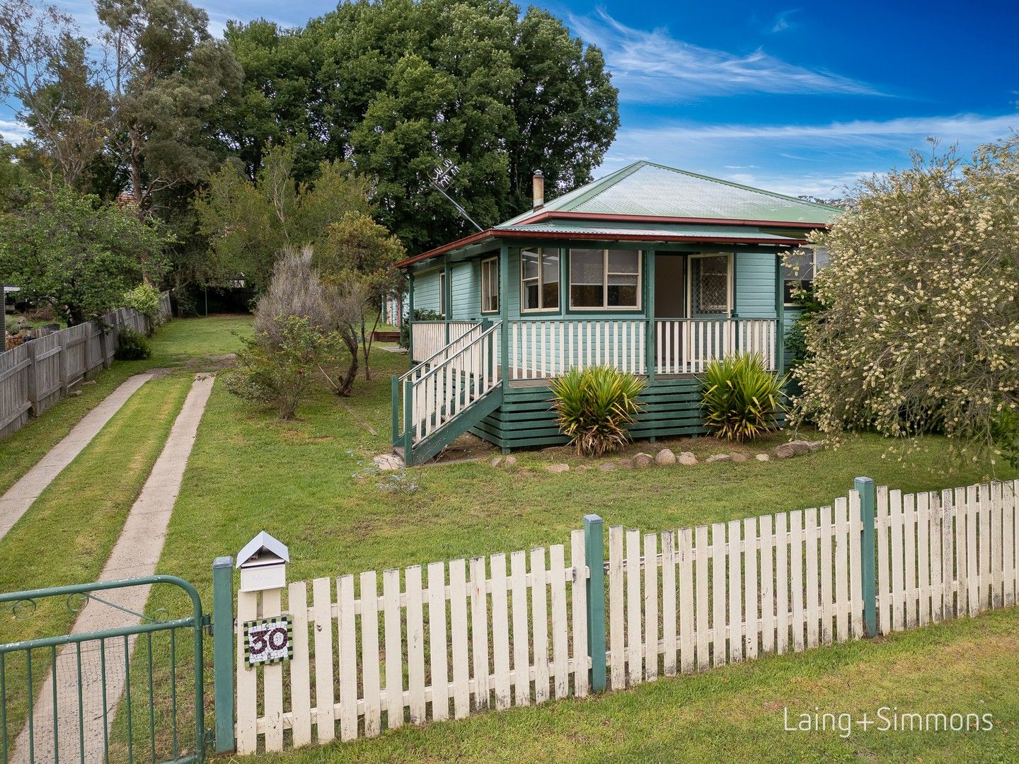 30 Hargrave Street, Armidale NSW 2350, Image 0