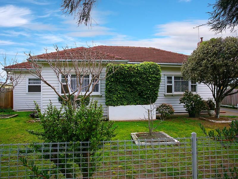 3 bedrooms House in 38 Truman Street SOUTH KINGSVILLE VIC, 3015