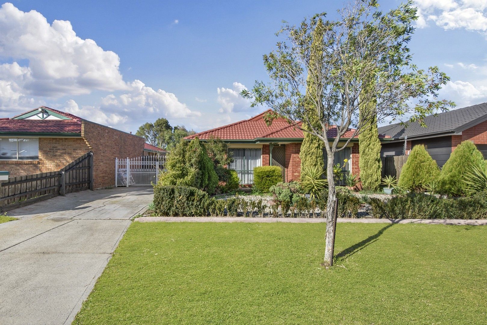 4 Way, Delahey VIC 3037 Domain