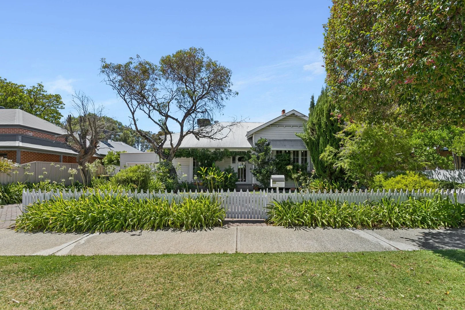 10 Holmesdale Road, Woodbridge WA 6056
