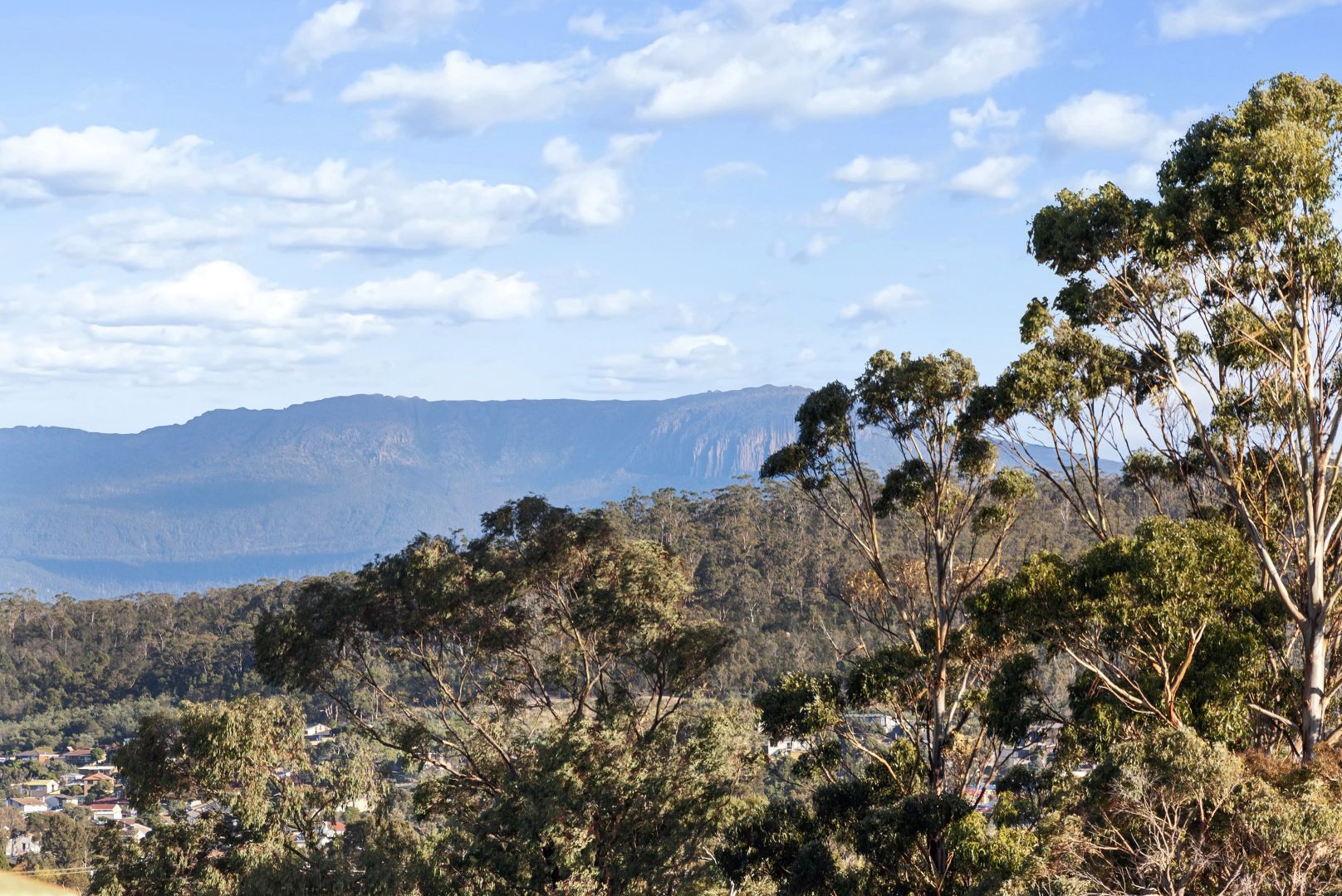 2/4 Kernot Close, Oakdowns TAS 7019, Image 2