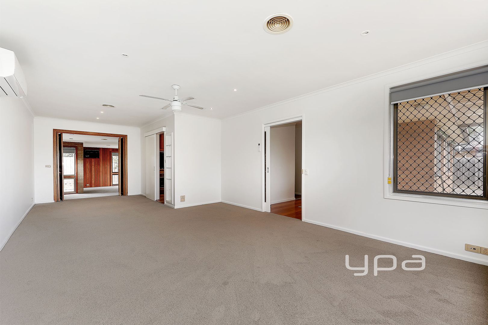 5 Royston Place, Gladstone Park VIC 3043, Image 2