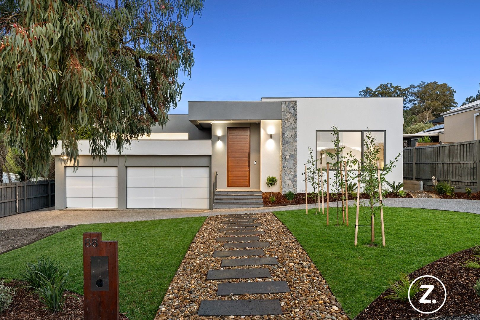 4 bedrooms House in 88 Major Crescent LYSTERFIELD VIC, 3156