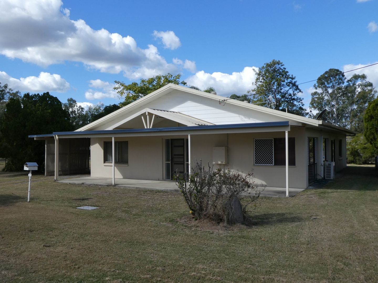 17 ELIZABETH STREET, Biggenden QLD 4621 Domain