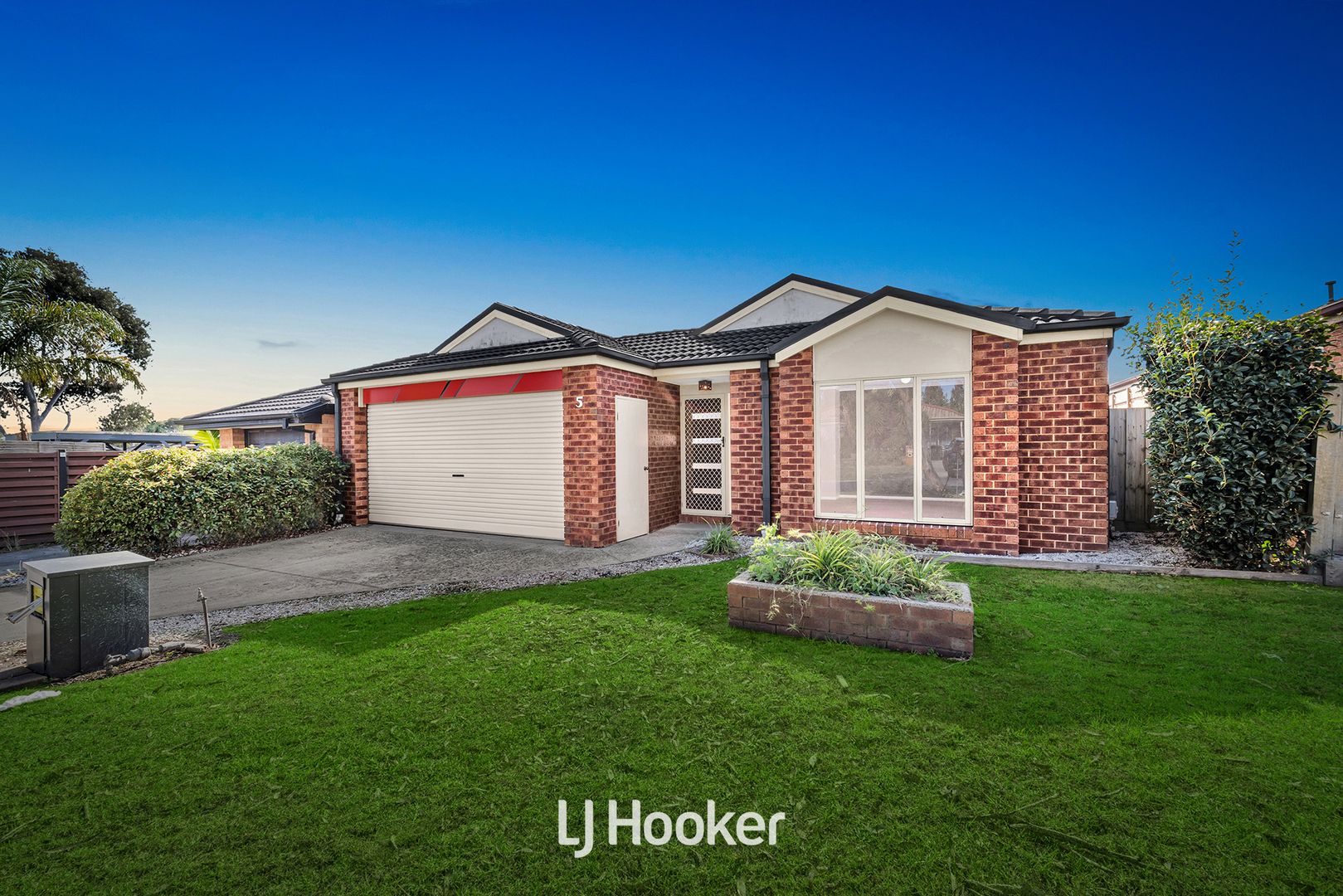 5 Fishburn Place, Cranbourne West VIC 3977, Image 1