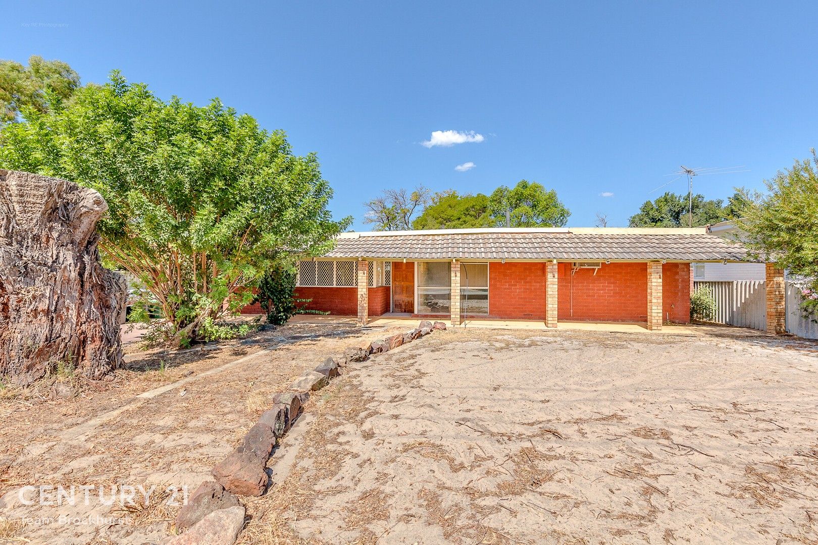 4 bedrooms House in 28 Ward Crescent KELMSCOTT WA, 6111