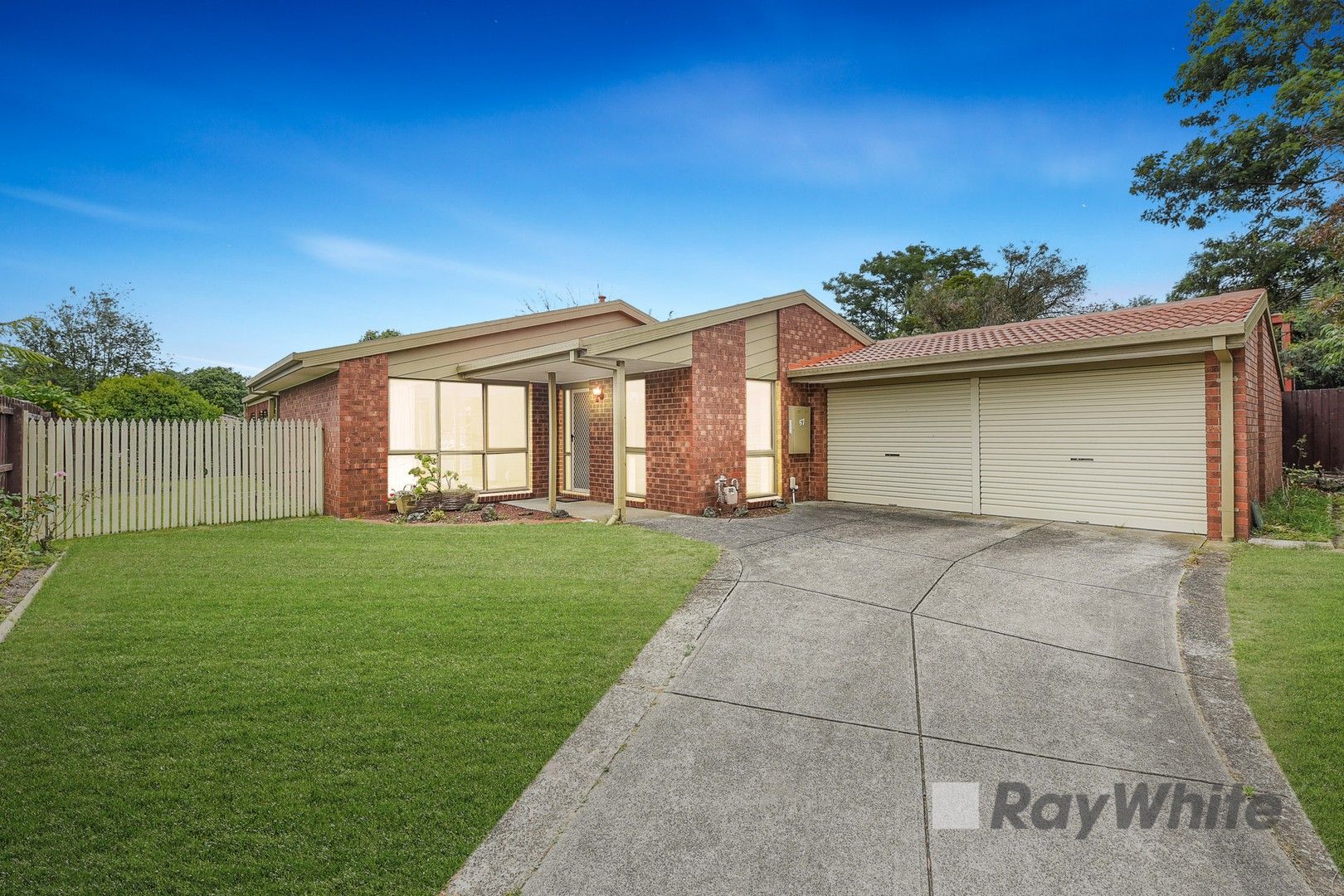 4 bedrooms House in 57 Waverley Park Drive CRANBOURNE NORTH VIC, 3977