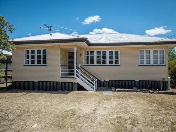 9 Fowles Street, Roma QLD 4455