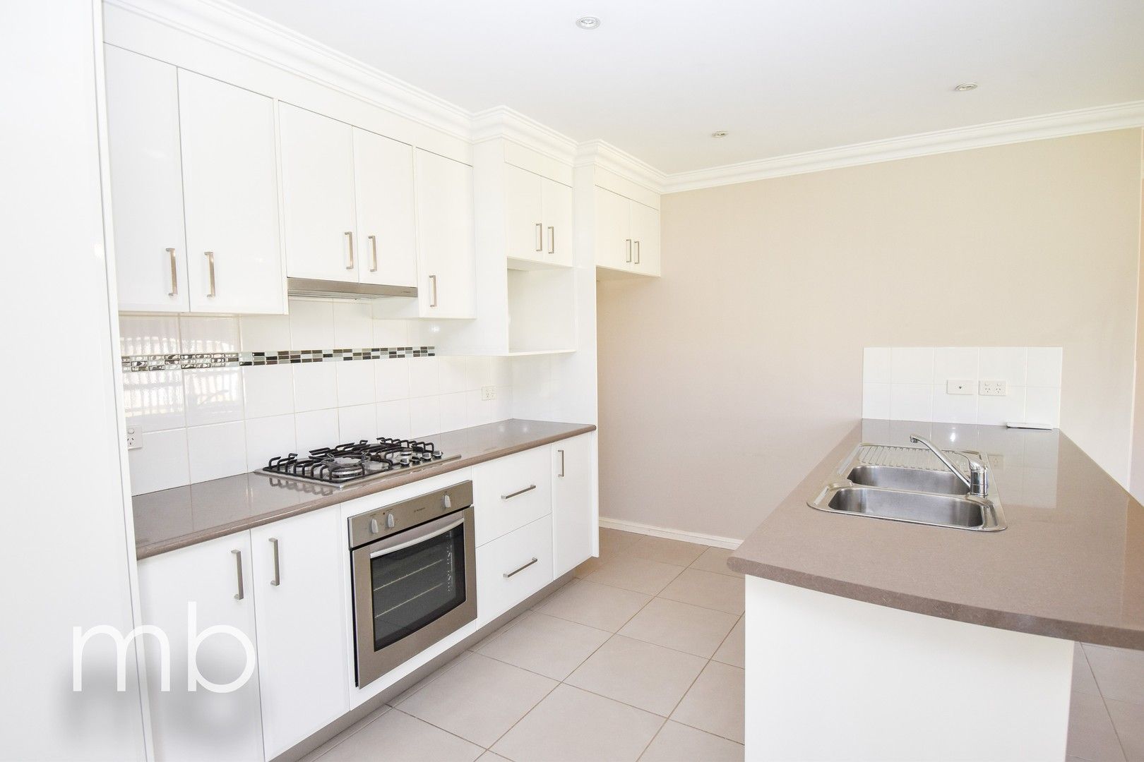 4 bedrooms House in 60 Diamond Drive ORANGE NSW, 2800