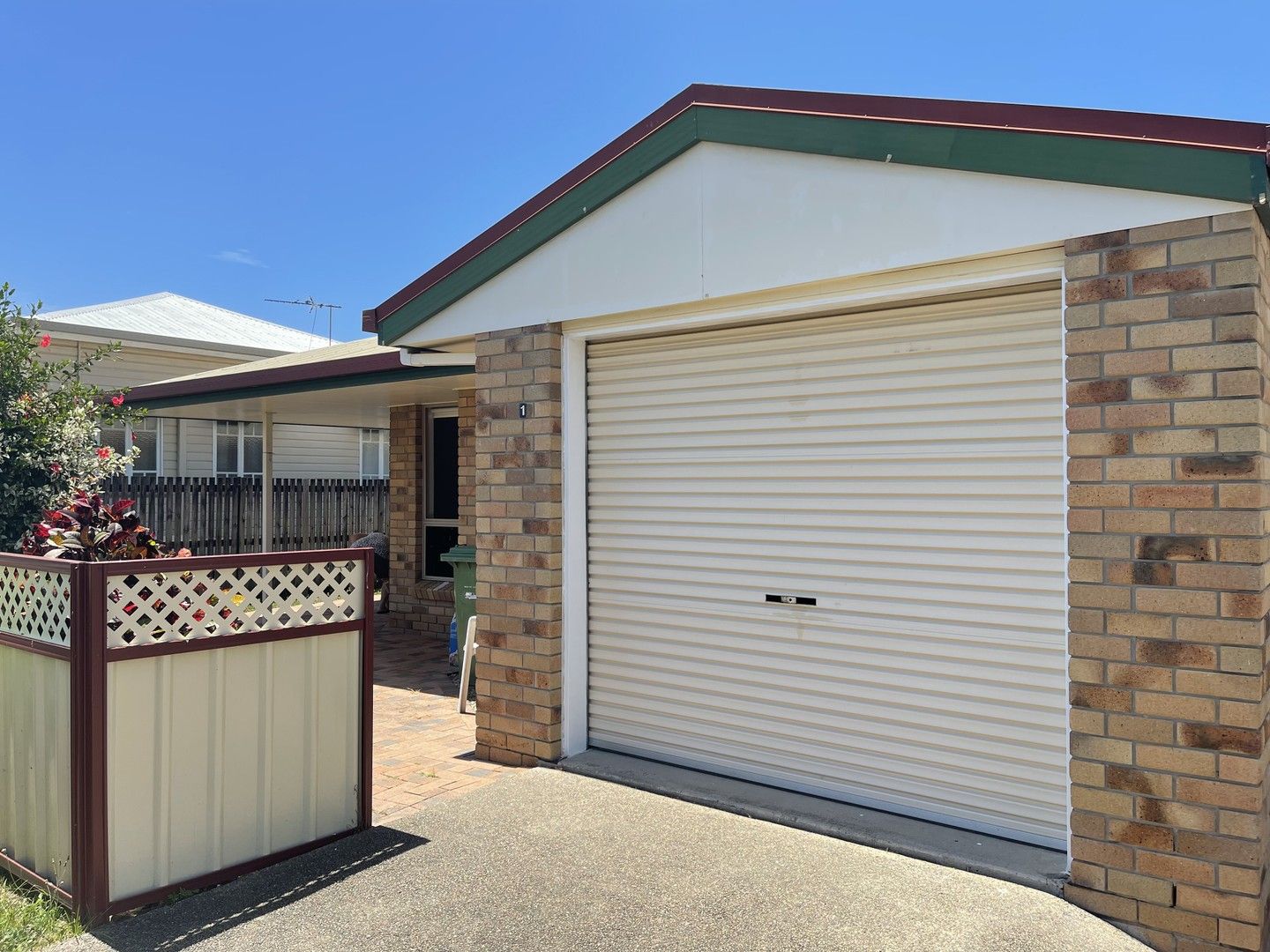 3 bedrooms Apartment / Unit / Flat in 1/61 Holland Street WEST MACKAY QLD, 4740