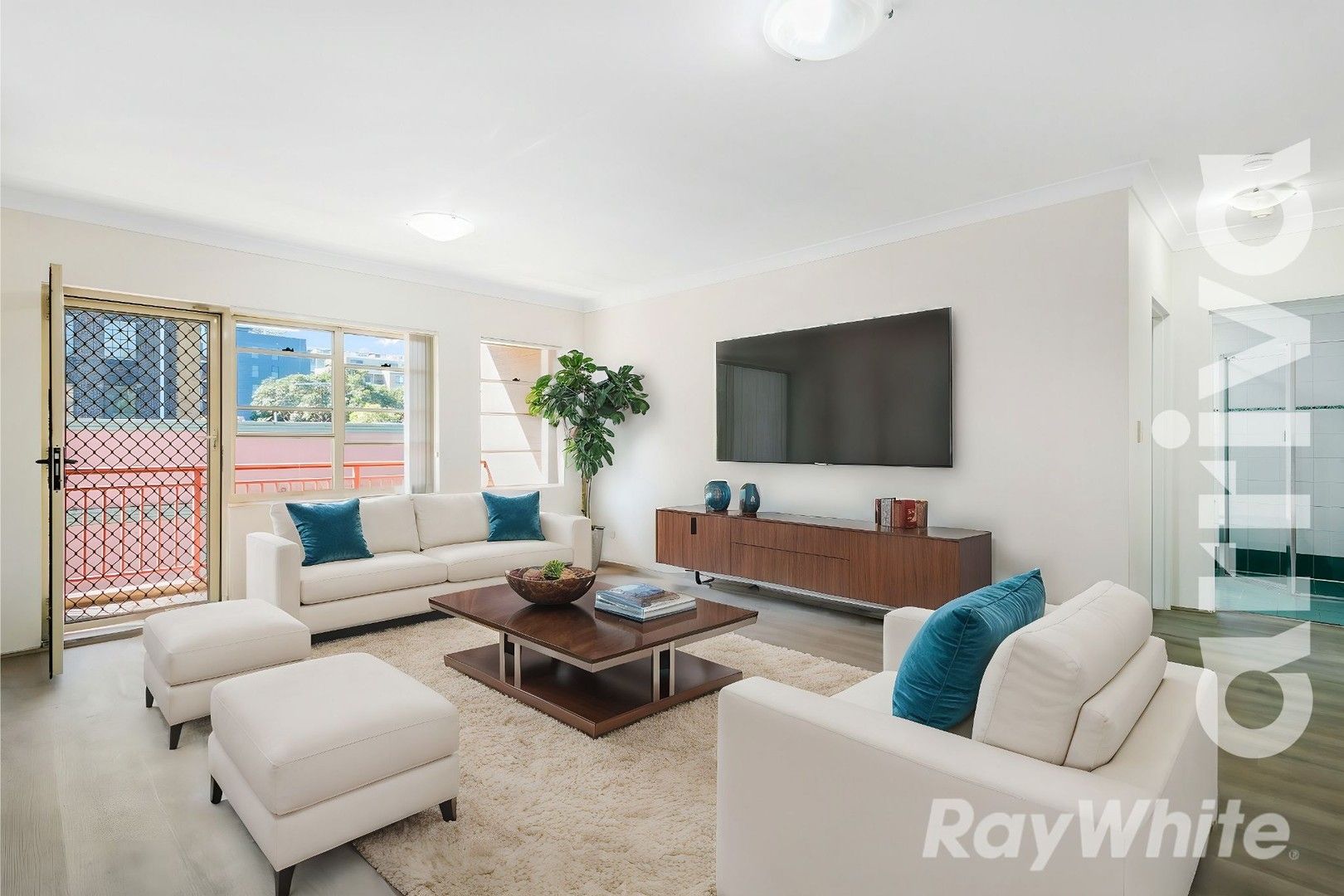 2 bedrooms Apartment / Unit / Flat in 38/2 Grafton Street CHIPPENDALE NSW, 2008