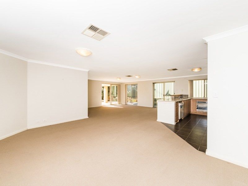 23 Sugarloaf Close, Merriwa WA 6030, Image 2