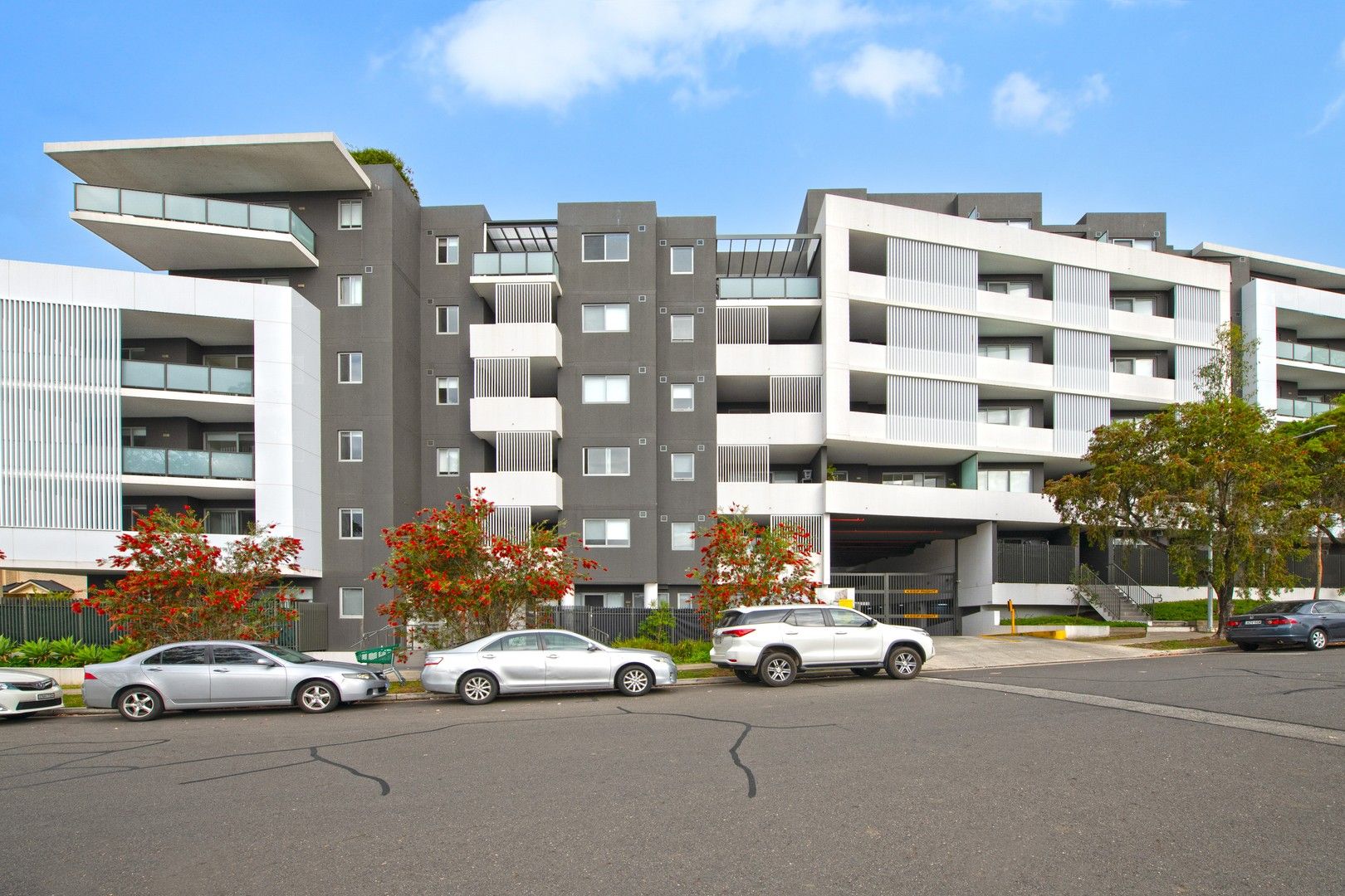 2 bedrooms Apartment / Unit / Flat in 202/21A Alice Street SEVEN HILLS NSW, 2147