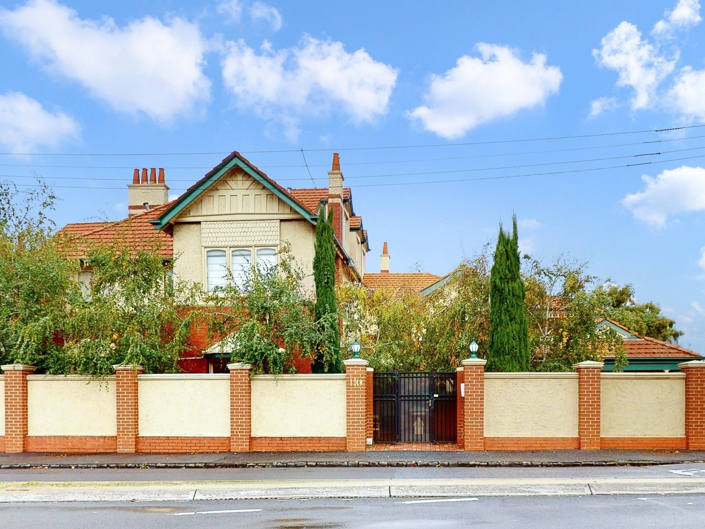 1 bedrooms Apartment / Unit / Flat in 1/110 Liddiard Street HAWTHORN VIC, 3122
