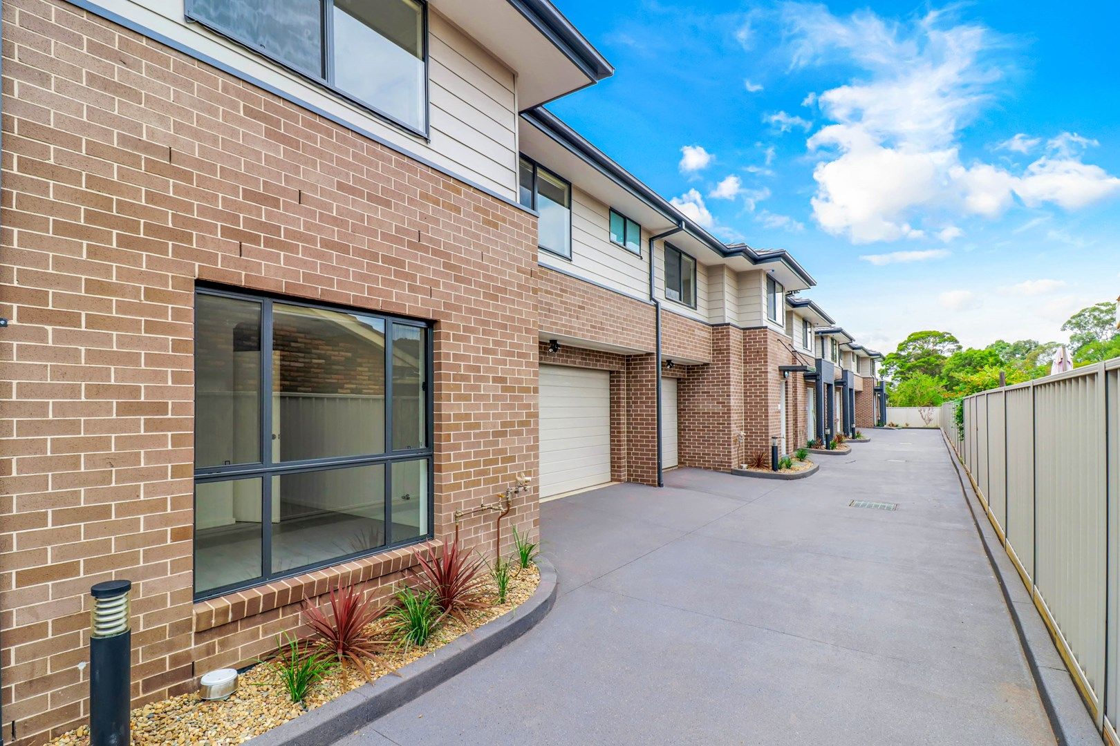 3 bedrooms Townhouse in 2/10 Sydney Street ST MARYS NSW, 2760