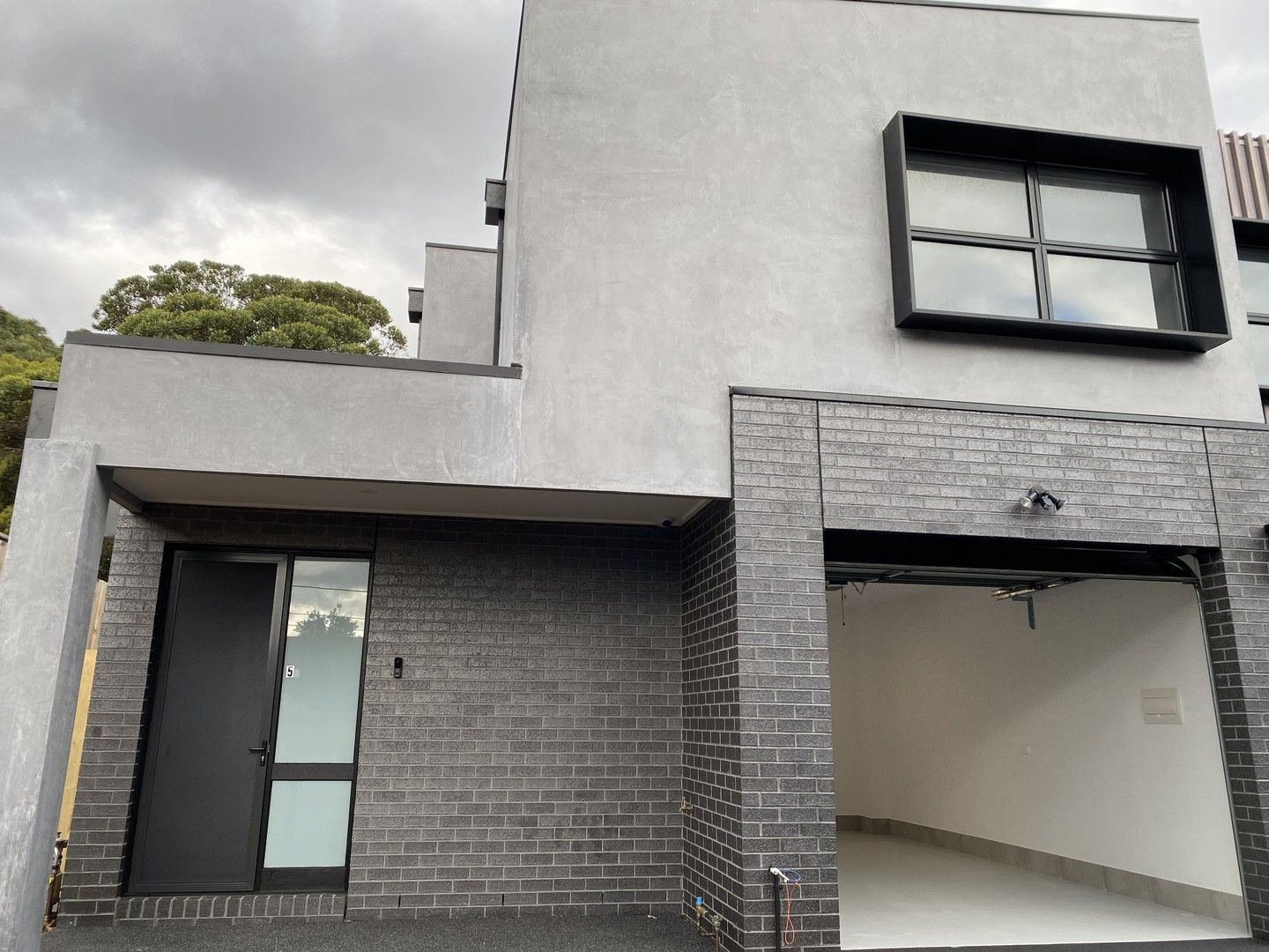 2 bedrooms Townhouse in 5/6 Hemming Street BRIGHTON EAST VIC, 3187