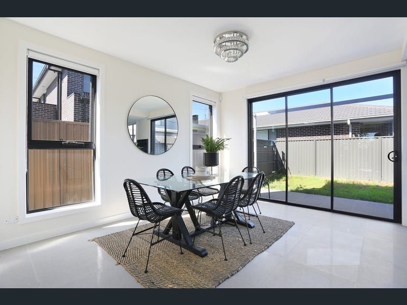 4 bedrooms Townhouse in  RIVERSTONE NSW, 2765