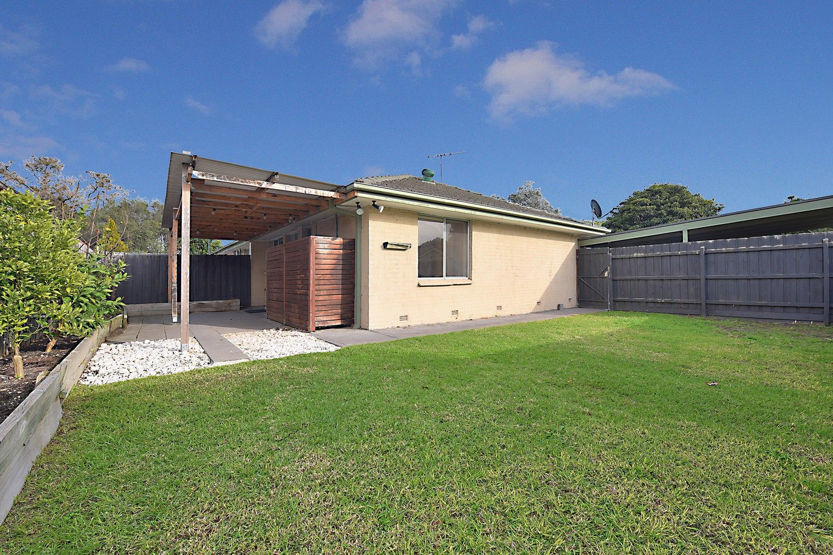 2 bedrooms Apartment / Unit / Flat in 4/85 Whatley Street CARRUM VIC, 3197