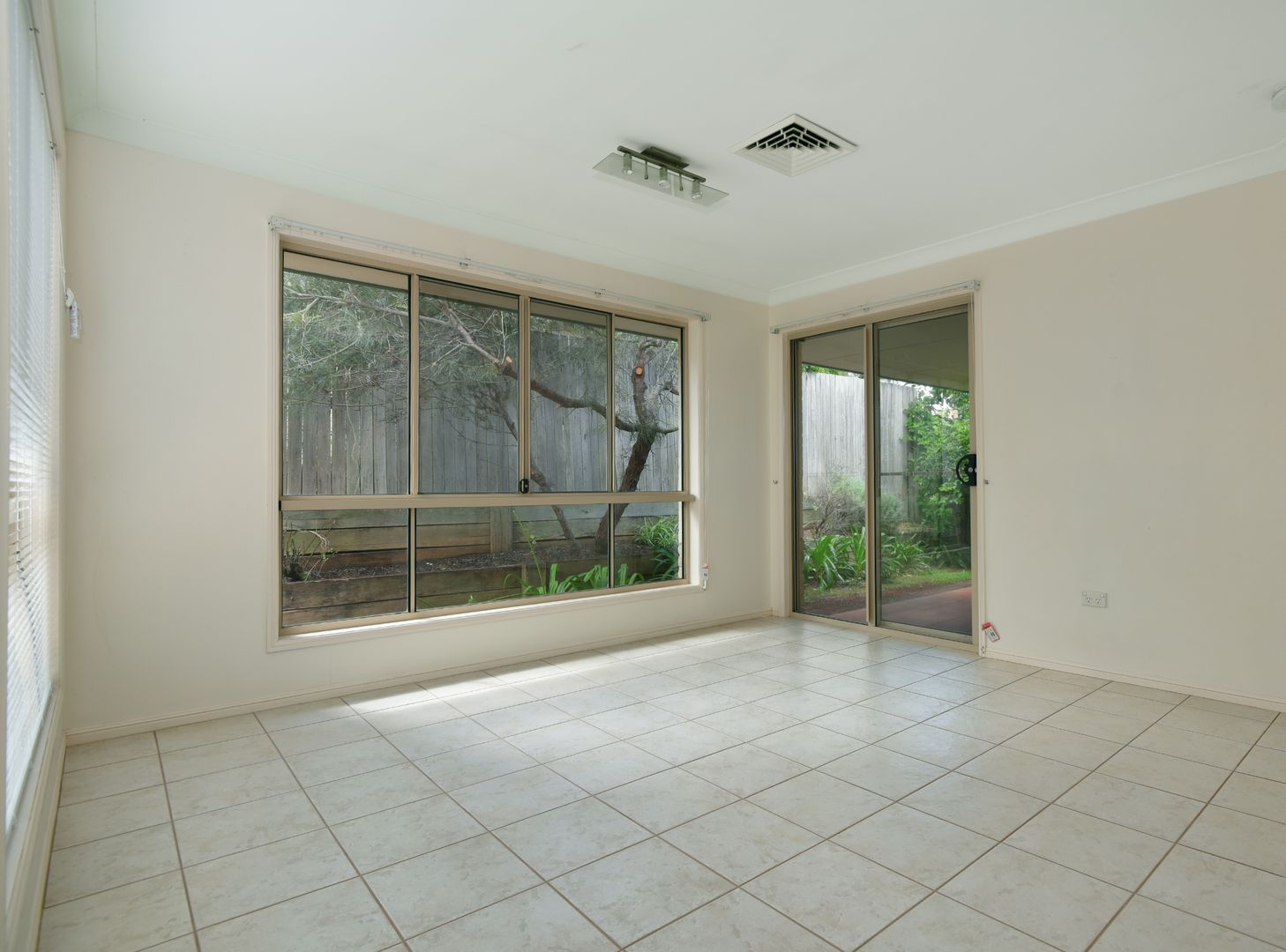 1/84 South Street, Rangeville QLD 4350, Image 2