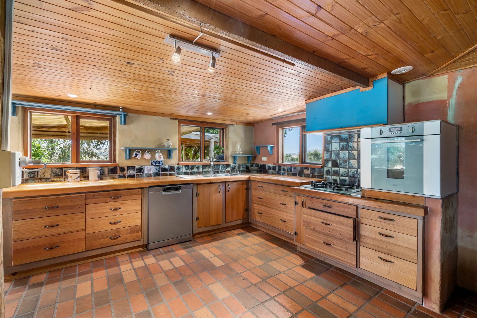 1735 CaveatDropmore Road, Dropmore VIC 3660 House for Sale 850,000