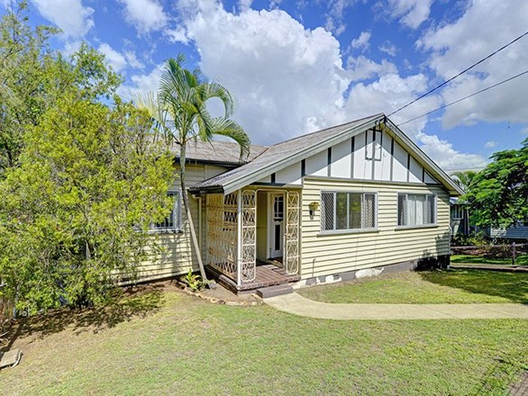 11 Daly Street, Camp Hill QLD 4152