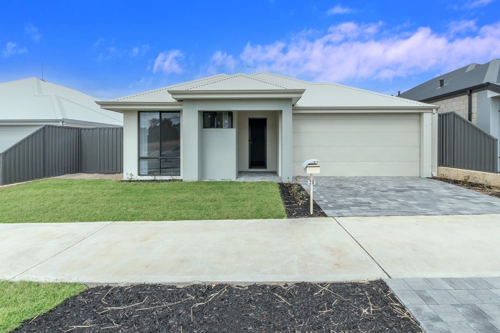 4 bedrooms House in 20 Rialto Way BALDIVIS WA, 6171