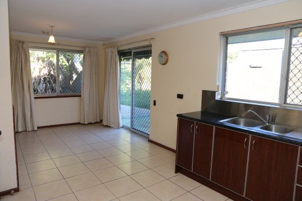 2 Dixon Place, Kardinya WA 6163, Image 2