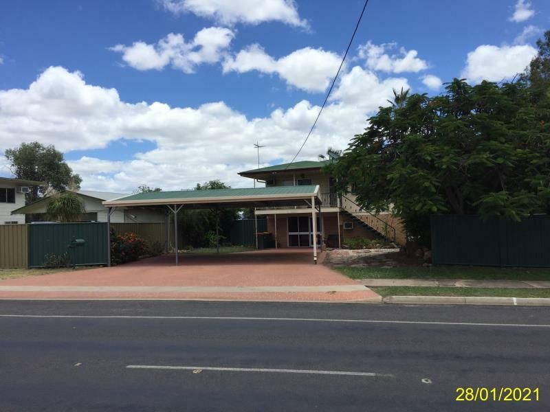 6 bedrooms House in  BLACKWATER QLD, 4717