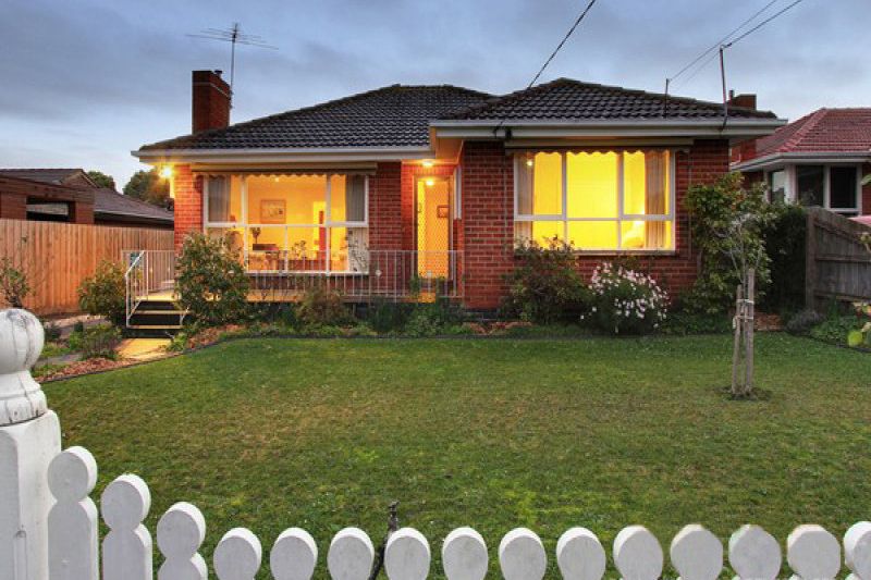 4 bedrooms House in 26 Robinlee Ave BURWOOD EAST VIC, 3151