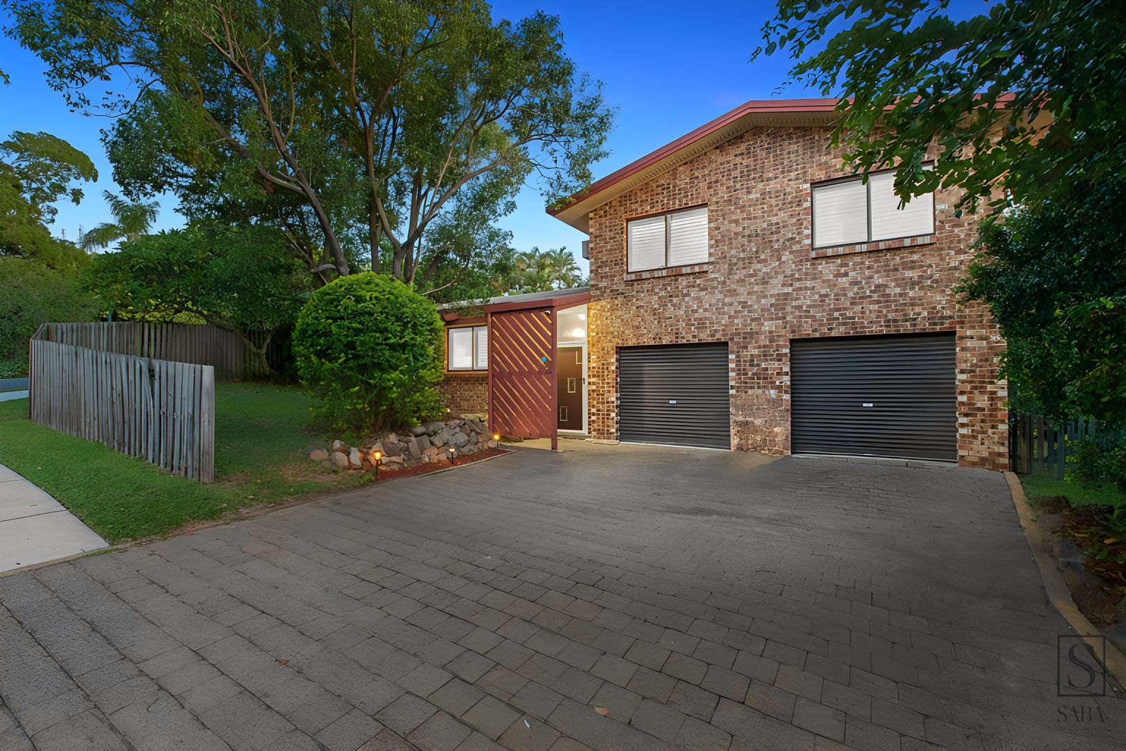 3 bedrooms House in 2 Emblem Street JAMBOREE HEIGHTS QLD, 4074