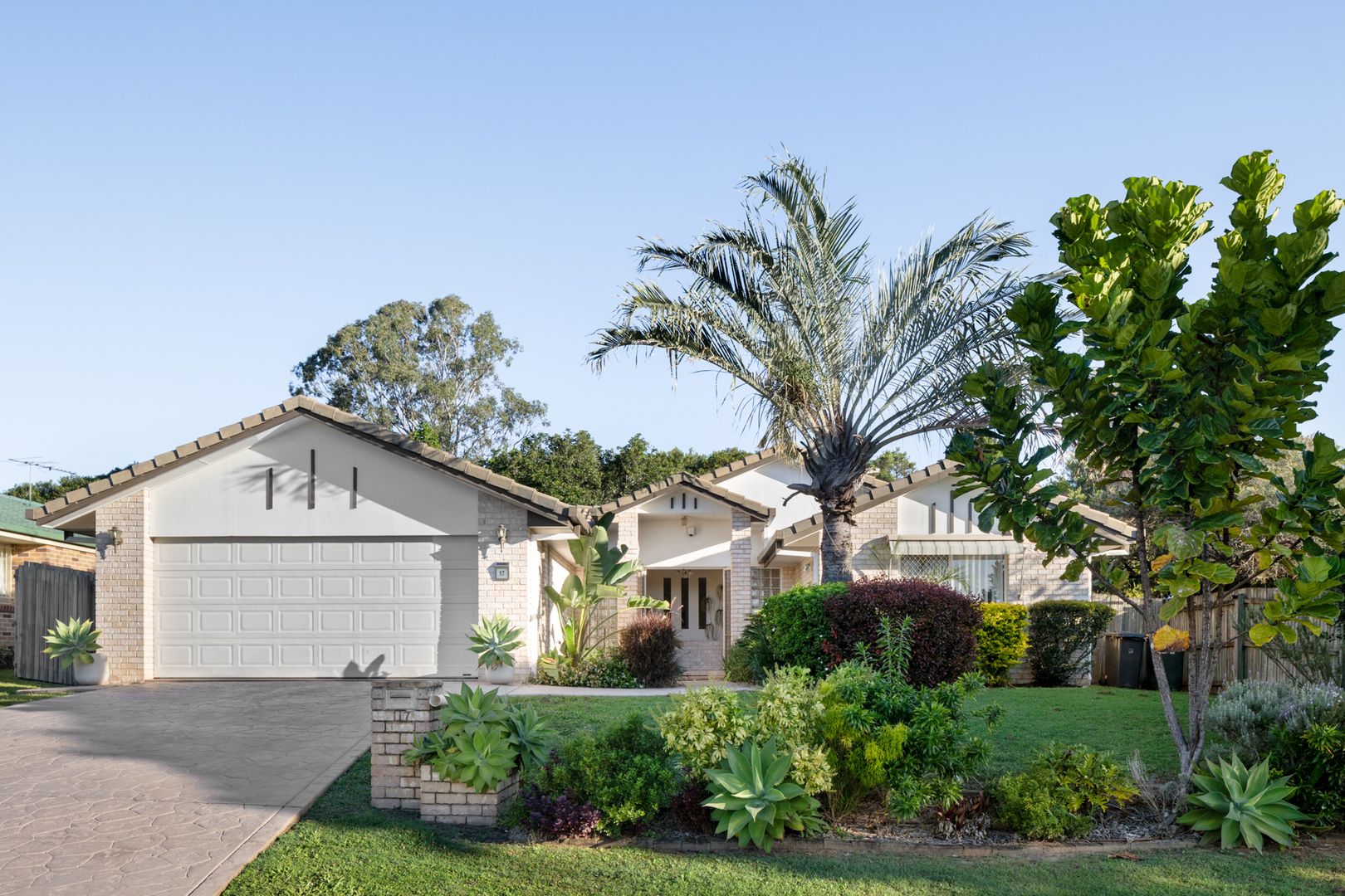 4 bedrooms House in 17 Lorenc Place BRIDGEMAN DOWNS QLD, 4035