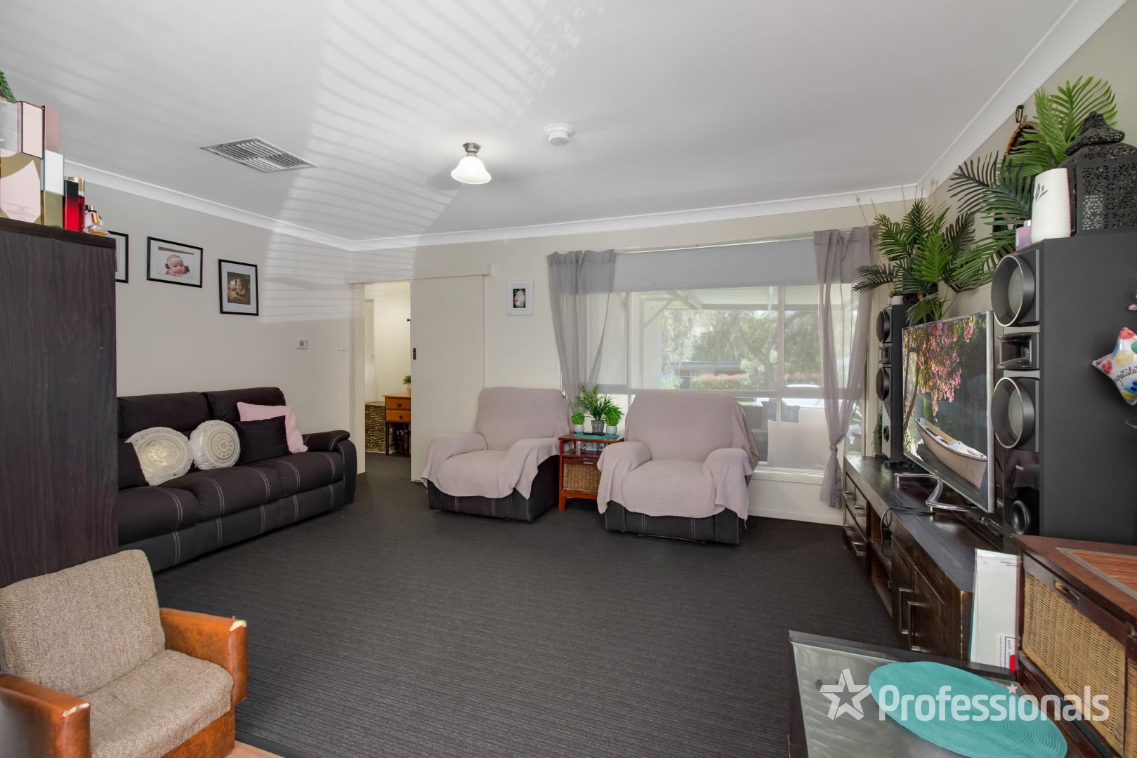 12 Banks Avenue, Kooringal NSW 2650, Image 2