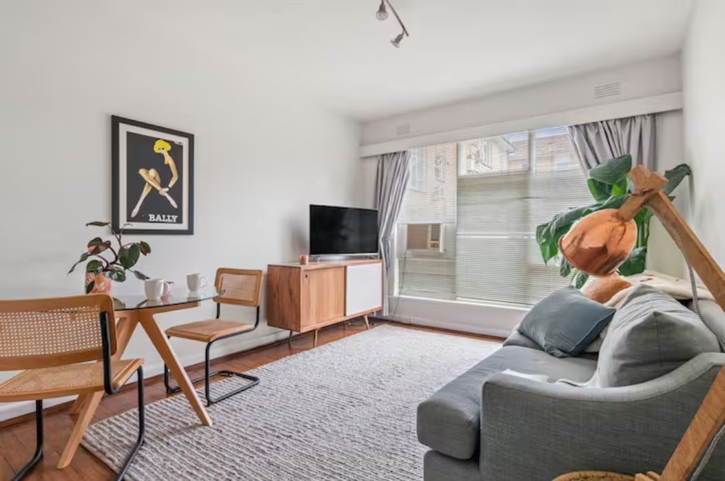 1 bedrooms Apartment / Unit / Flat in 2/233 Canterbury Road ST KILDA WEST VIC, 3182