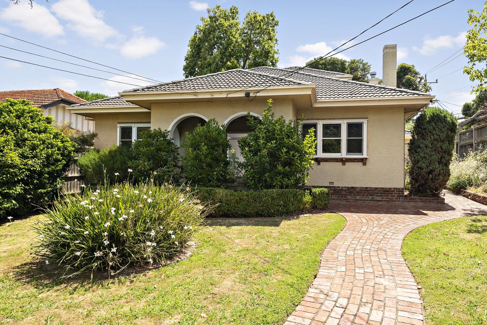 6 bedrooms House in 24 Glendale Street SURREY HILLS VIC, 3127
