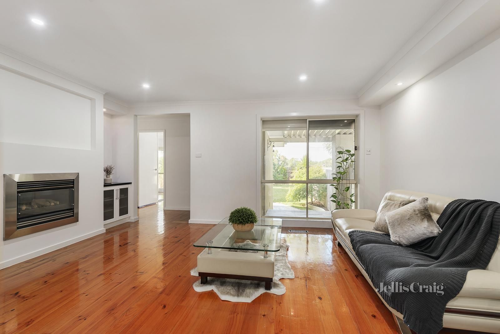 27 Holloway Road, Croydon North VIC 3136, Image 2