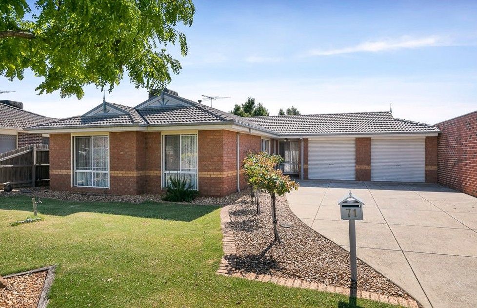 3 bedrooms House in 71 Timele Drive HILLSIDE VIC, 3037