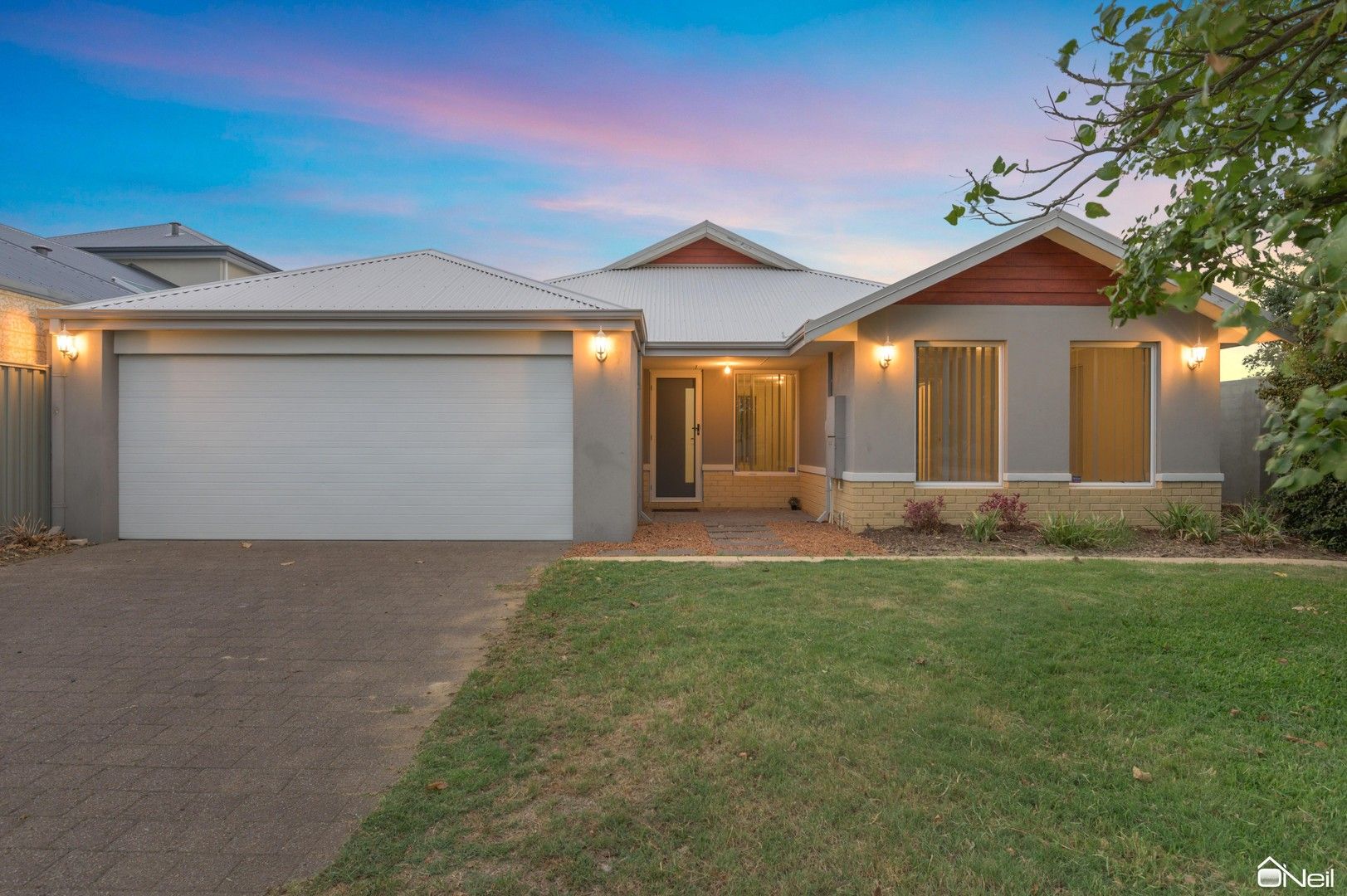 4 bedrooms House in 19 McLachlan Turn BYFORD WA, 6122