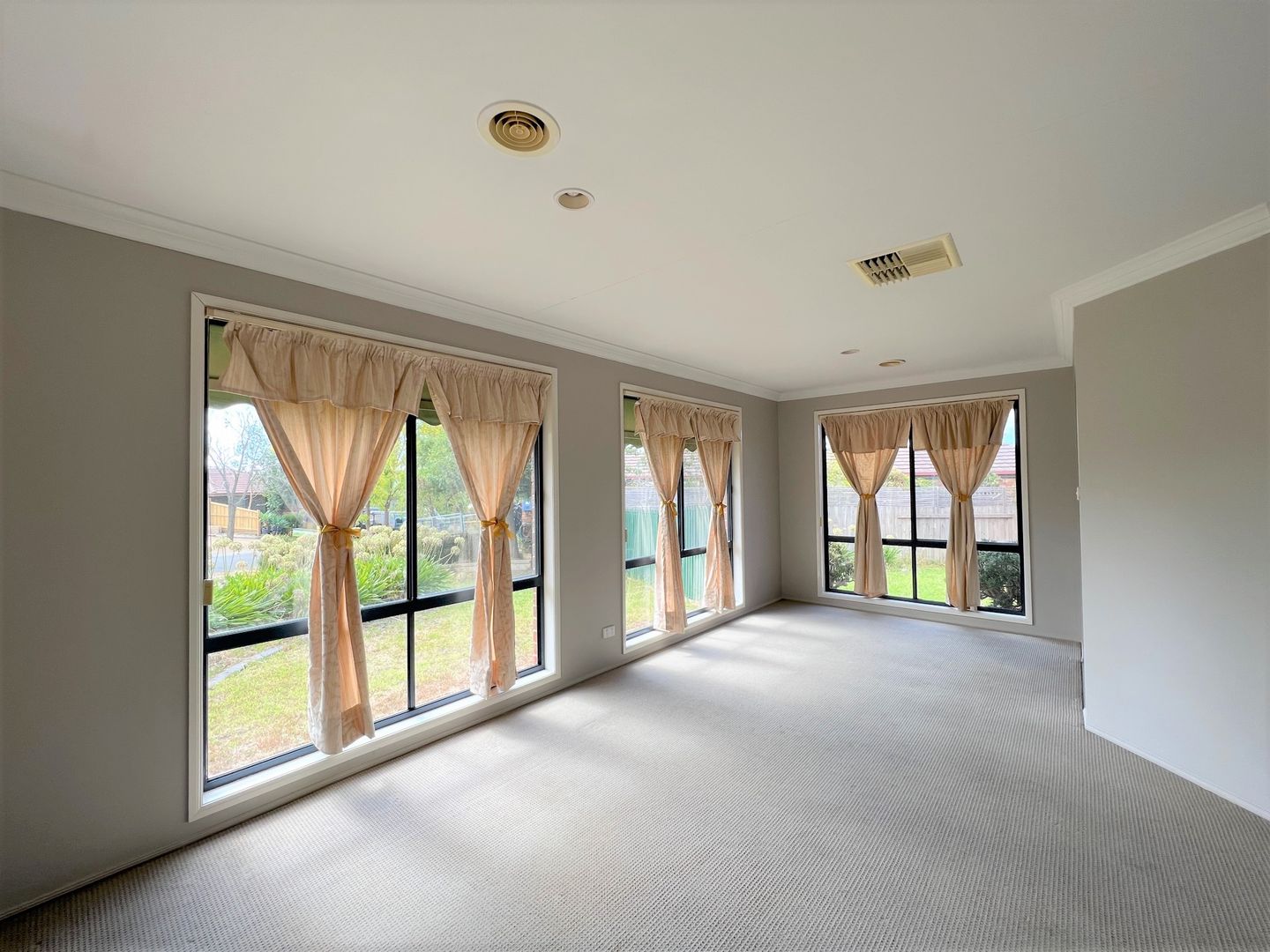 3 Ruthven Close, Hillside VIC 3037 House For Rent Domain