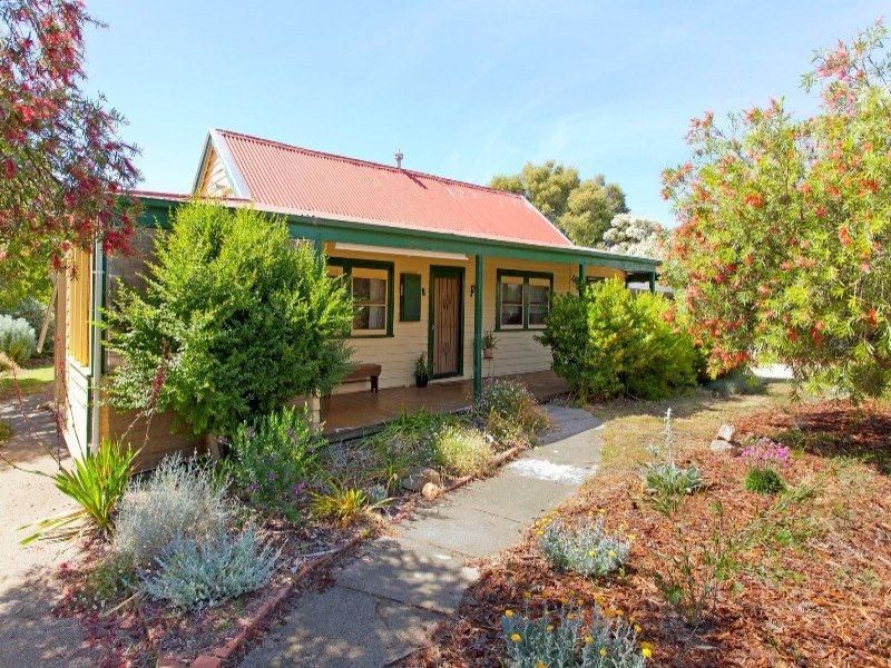 8 Main Street, Chiltern VIC 3683, Image 0