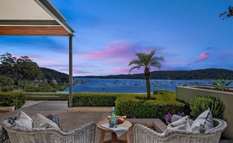 2 bedrooms Apartment / Unit / Flat in 4/2085 Pittwater Rd BAYVIEW NSW, 2104